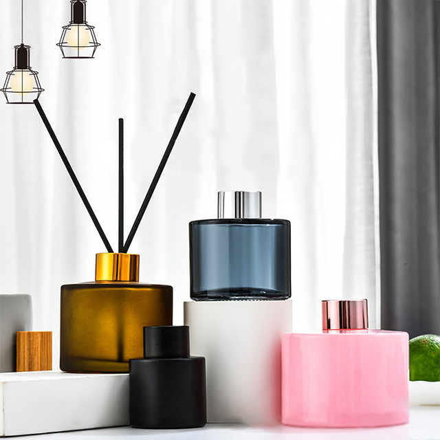 50ml 120ml 150ml 200ml Simple Frosted Glass Aromatherapy Bottle with Plastic Lid